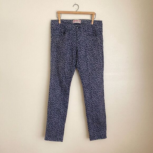 Peace Love Vanilla Star Size 11 Junior Gray Leopard Animal Print Pants Soft 31" - Picture 2 of 8